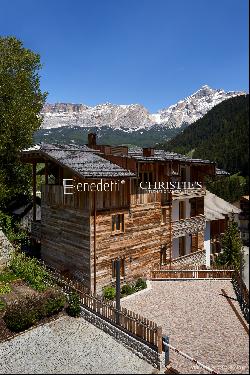 EXCLUSIVE MOUNTAIN RETREAT IN ALTA BADIA WITH SPECTACULAR VIEWS