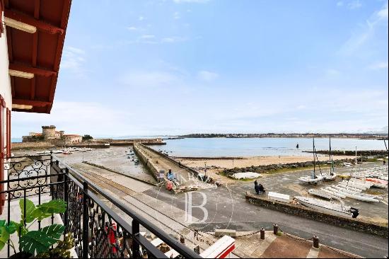 CIBOURE, 103 sqm APARTMENT, BEAUTIFUL VIEW OF THE PORT