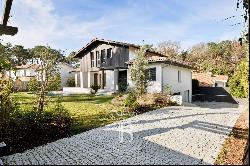 ANGLET, GOLF COURSE L'IMPÉRATRICE, COMPLETELY RENOVATED HOUSE WITH SWIMMING POOL