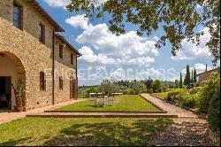 Enchanting Farm Amidst the Rolling Tuscan Hills