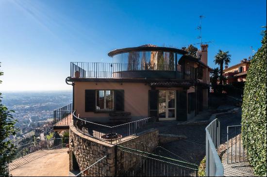 Private Villa for sale in Bergamo (Italy)