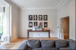 Refurbished three-bedroom apartment in the heart of St John’s Wood