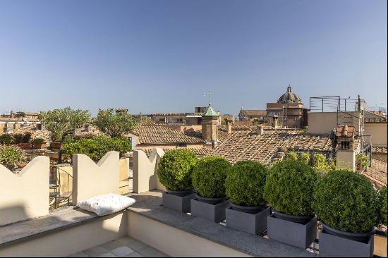 Striking Penthouse Embracing the splendor of Rome