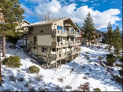 Stunning Panoramic Lakeview Home