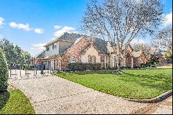 Elegant Southlake Home: Prime Location in Cambridge Place!