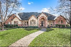 Elegant Southlake Home: Prime Location in Cambridge Place!