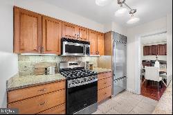 604 S Washington Square Unit 2702, Philadelphia PA 19106