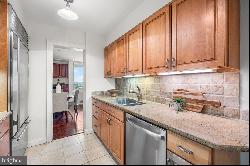 604 S Washington Square Unit 2702, Philadelphia PA 19106