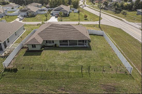 1297 SW Ackard Avenue, Port Saint Lucie FL 34953