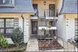 96 Adrian Place NW Unit 96, Atlanta GA 30327