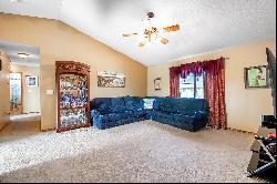 1349 N Lake Edge Cir, Goddard KS 67052