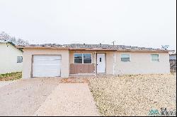 2912 Vohs Place, Clovis NM 88101