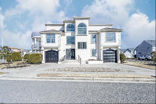 2 Hart Ln, Ventnor NJ 08406