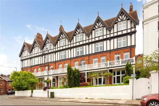 Royal Mansions, Station Road, Henley-on-Thames, Oxfordshire, RG9 1BB