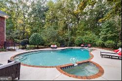 2779 Horseshoe Knoll Lane, Roswell GA 30075