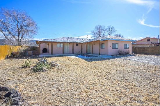 711 Cavalry Court, Taos NM 87564