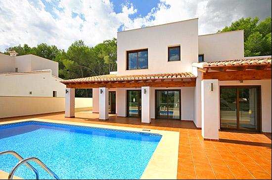 2 Villas for Sale in Moraira, Costa Blanca: Perfect for Families, Teulada 03724