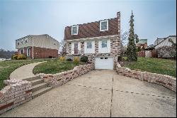 742 Lucy Dr, Bethel Park PA 15236