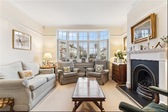 Collamore Avenue, London, SW18 3JT