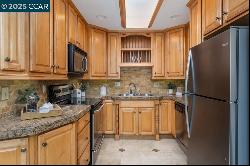 1133 Rockledge Ln Unit 4, Walnut Creek CA 94595