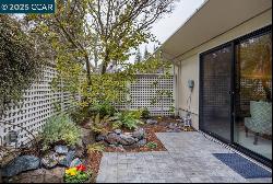 1133 Rockledge Ln Unit 4, Walnut Creek CA 94595