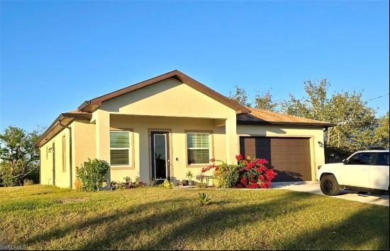 1623 NE 44th St, Cape Coral FL 33909