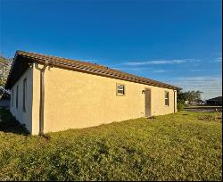 1623 NE 44th St, Cape Coral FL 33909