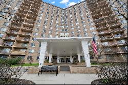 6833 N Kedzie Avenue #709, Chicago IL 60645