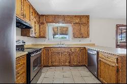 8 Silva Road, Los Lunas NM 87031