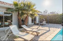 Spacious 5-Bedroom Home with Pool in Saint-Médard-en-Jalles