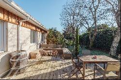 Spacious 5-Bedroom Home with Pool in Saint-Médard-en-Jalles