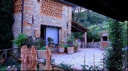 The White Country Villa with cottage and vineyard, Bucine – Tuscany