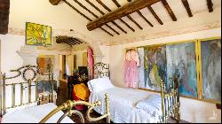 The Torretta House with open views and frescoes, Cortona - Tuscany