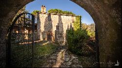 Stone country house in the woods, Monteriggioni, Siena - Tuscany