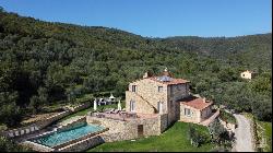 Villa La Cascata with swimming pool and olive grove in Cortona, Arezzo