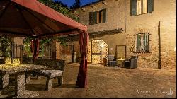 The Secular Olive Trees luxury B&B with view of Siena - Tuscany