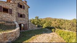 Casale Panoramico con Bosco, Cetona – Toscana