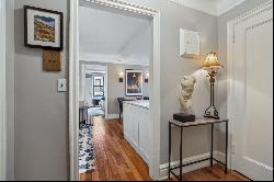 Pristine Renovated 1 Bed in Sutton Place