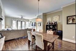 Gorgeous Townhome in Prime Perimeter Location