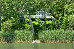 EAST HAMPTON WATERFRONT ELEGANCE