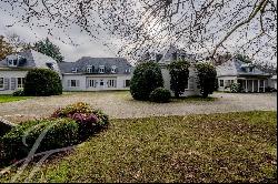 EXCLUSIVITY - Exceptional manor house 20 minutes from Geneva