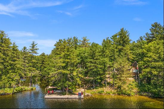 Family Cottage On Severn River