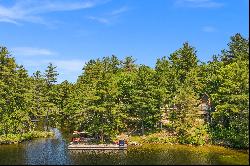 Family Cottage On Severn River