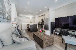 Beautiful 2-storey townhome