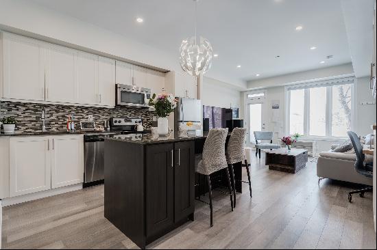 Beautiful 2-storey townhome