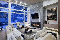 Luxury Living Steps From Skiing and Downtown Aspen