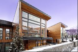 Luxury Living Steps From Skiing and Downtown Aspen