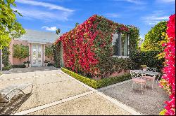 Classic Hollywood Regency-style home with sweeping  mountain & golf course views