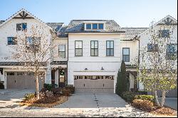 Stunning Townhome in Desirable Chelsea Walk in Alpharetta