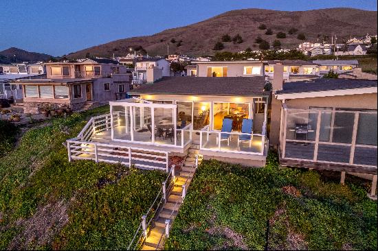 Stunning Oceanfront Retreat in Cayucos, CA